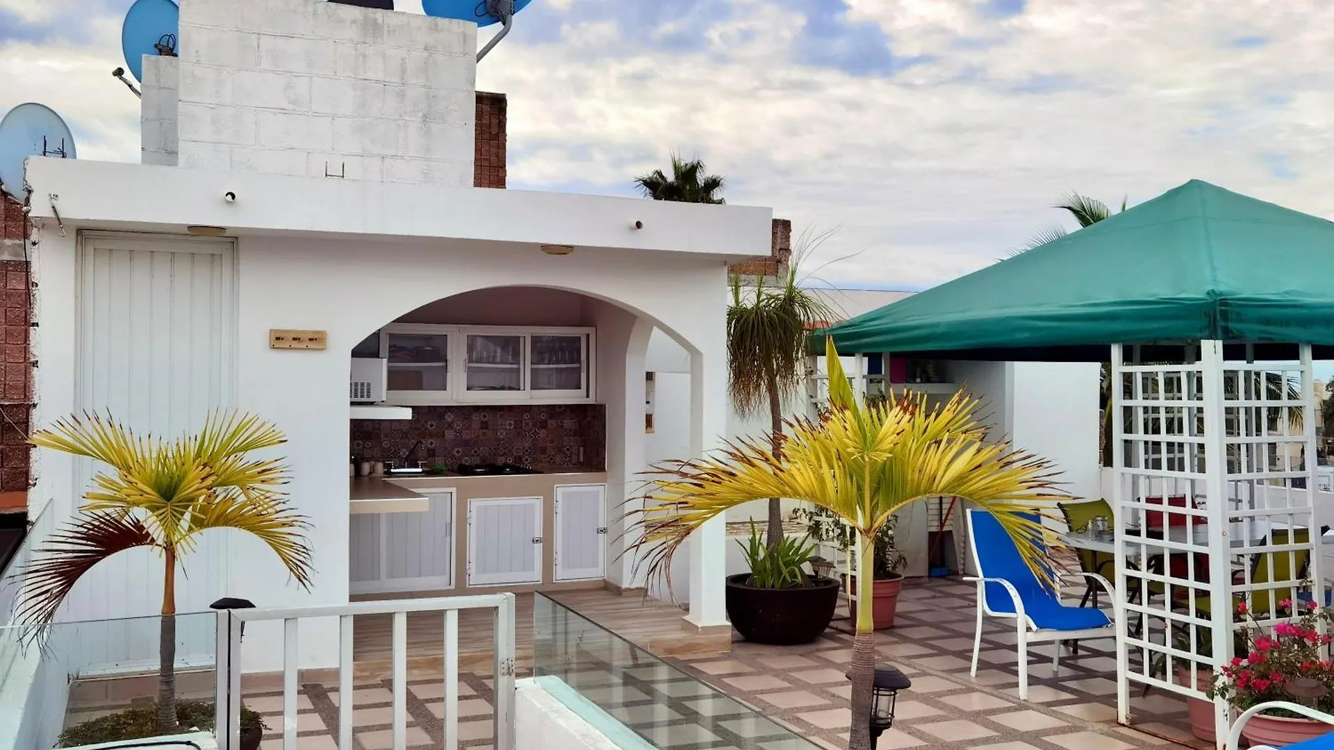 Apto Con Terraza Privada Muy Cerca De Playa ماساتلان 0*,  المكسيك
